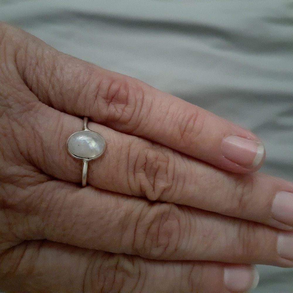 Silver moonstone ring